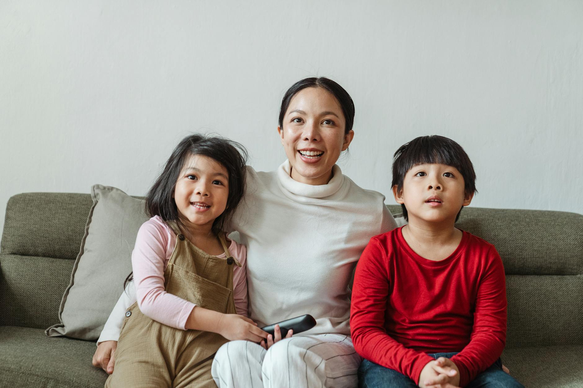 รับมือลูกติดหน้าจอ: 7 วิธีสร้างสมดุลเทคโนโลยีอย่างชาญฉลาด