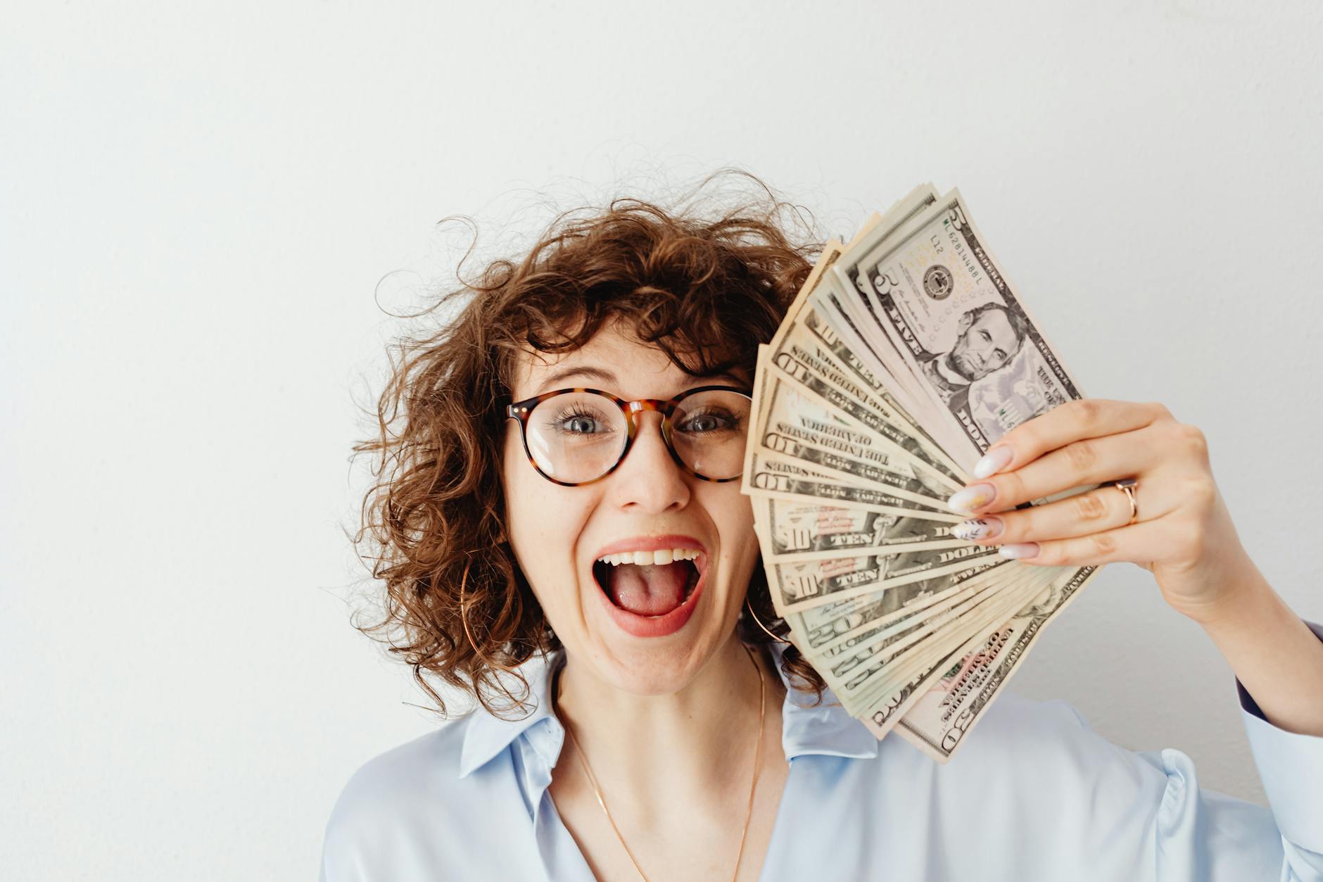 ปลดล็อก Passive Income: 7 ช่องทางสร้างรายได้อัตโนมัติปี 2569! ✨