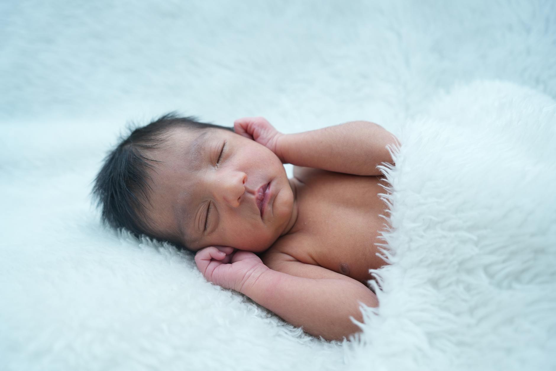 ฝึกลูกนอนยาวตลอดคืน 👶💤 เคล็ดลับคุณแม่มือใหม่ห้ามพลาด!