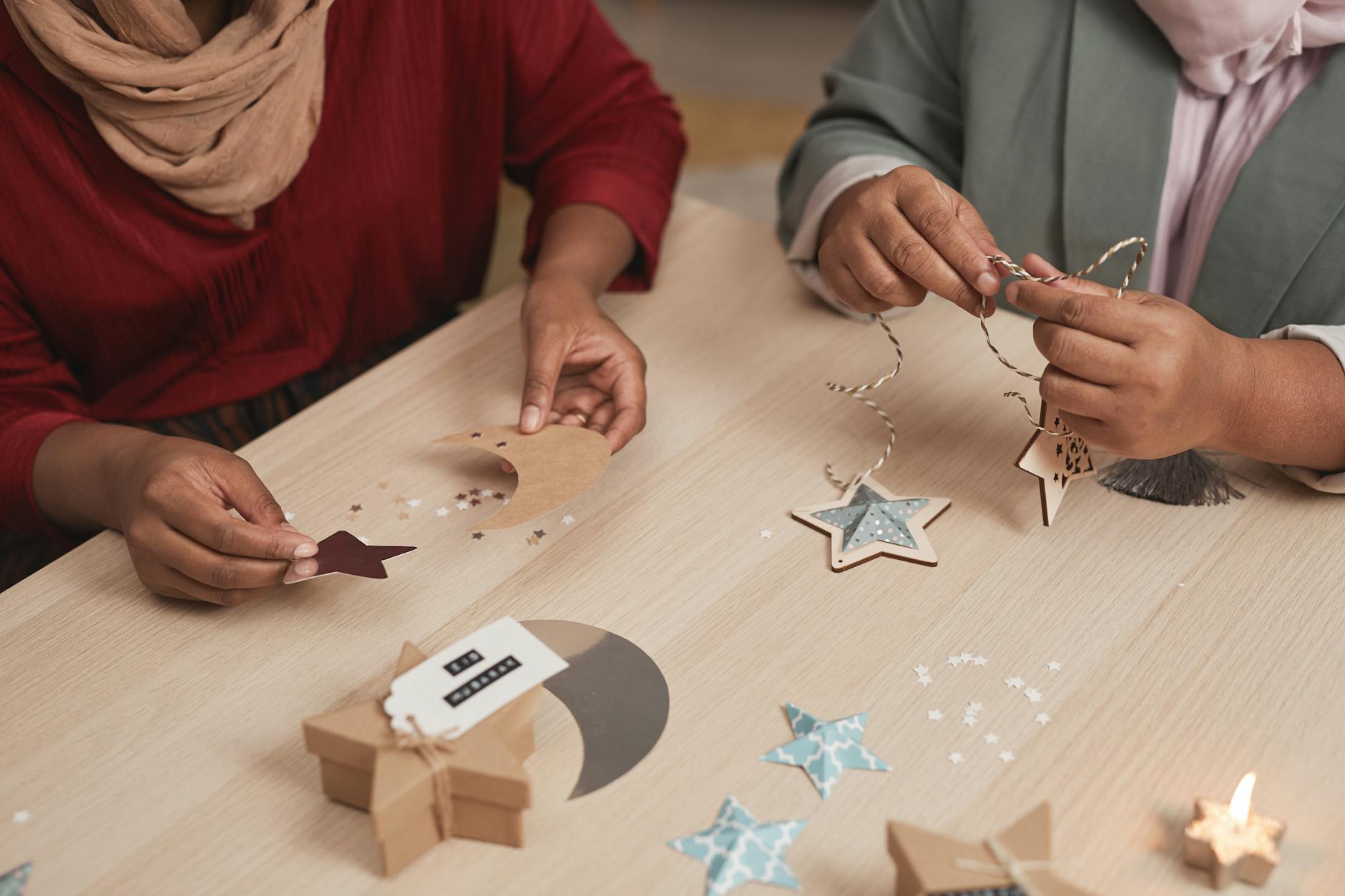 งานฝีมือสร้างเงิน! 💰 5 ไอเดีย DIY ของชำร่วยทำเองง่ายๆ สร้างรายได้เสริมสุดปัง!