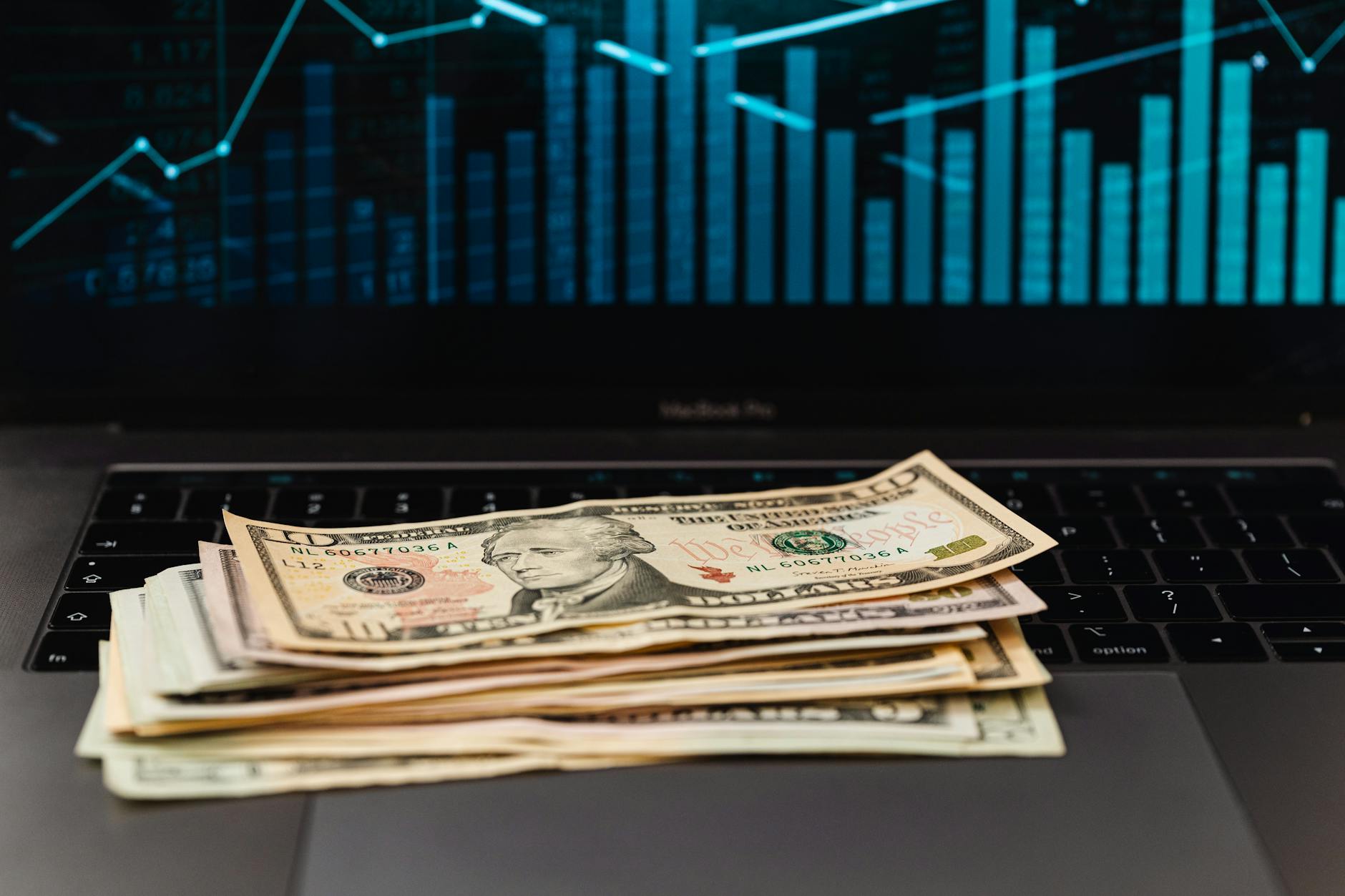 เขียนนิยายออนไลน์สู่หลักแสน: เคล็ดลับสร้างรายได้ฉบับนักเขียนมืออาชีพ 💰