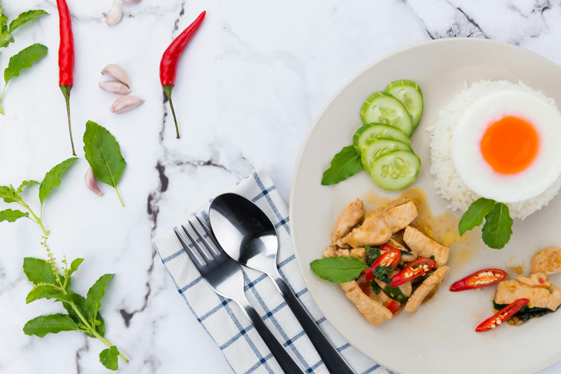 ปังแน่นอน! ✨ 5 เมนูอาหารกล่องขายดี ทำง่าย กำไรพุ่ง เริ่มต้นได้ทันที! 🍱
