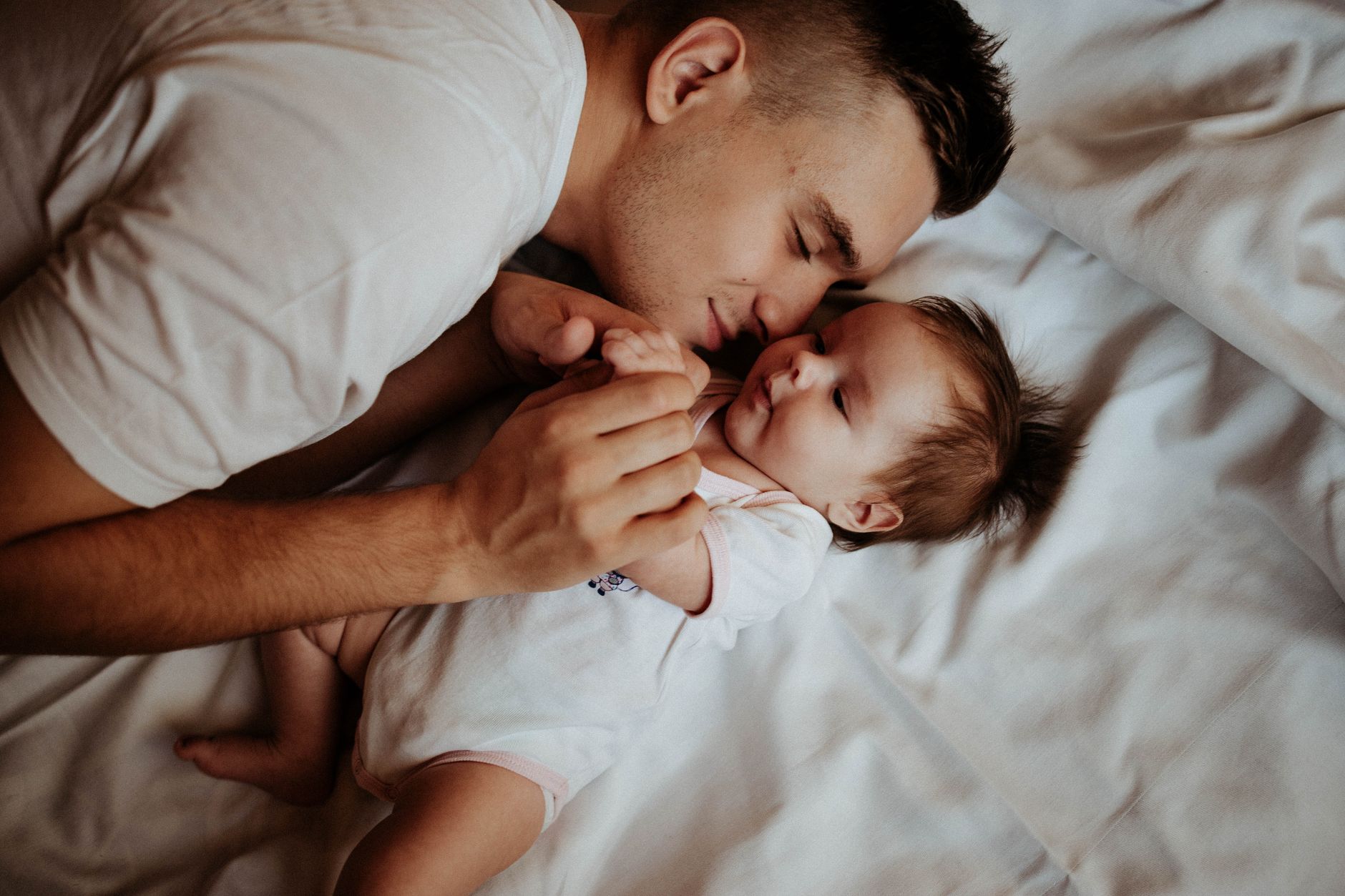 เที่ยวกับลูกเล็กครั้งแรก: 5 ทริคเด็ด ทริปครอบครัวราบรื่น ✈️👶