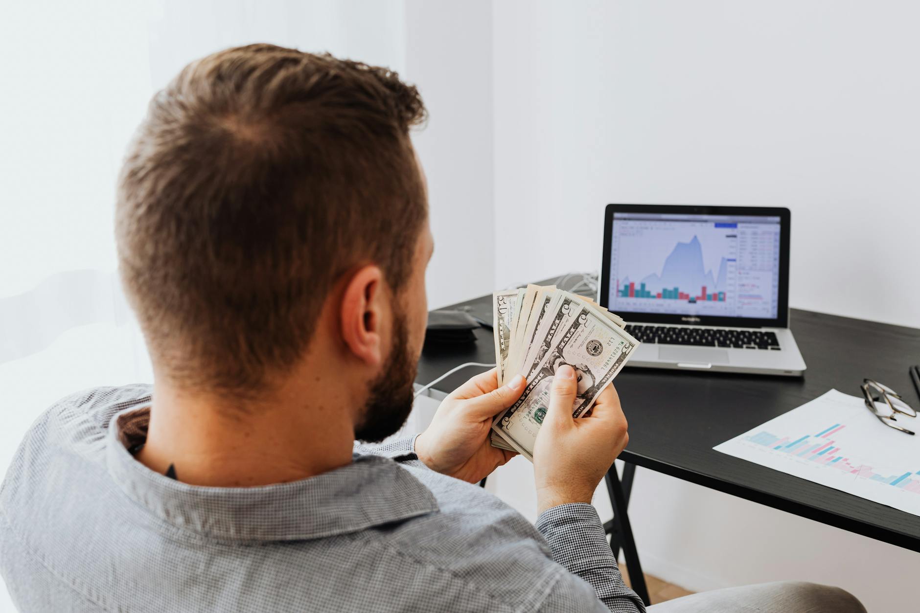 สร้าง Passive Income ฉบับสมบูรณ์: ทำเงินออนไลน์ง่ายๆ ปี 2569 🚀
